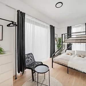 Chic By Home2 Хостел