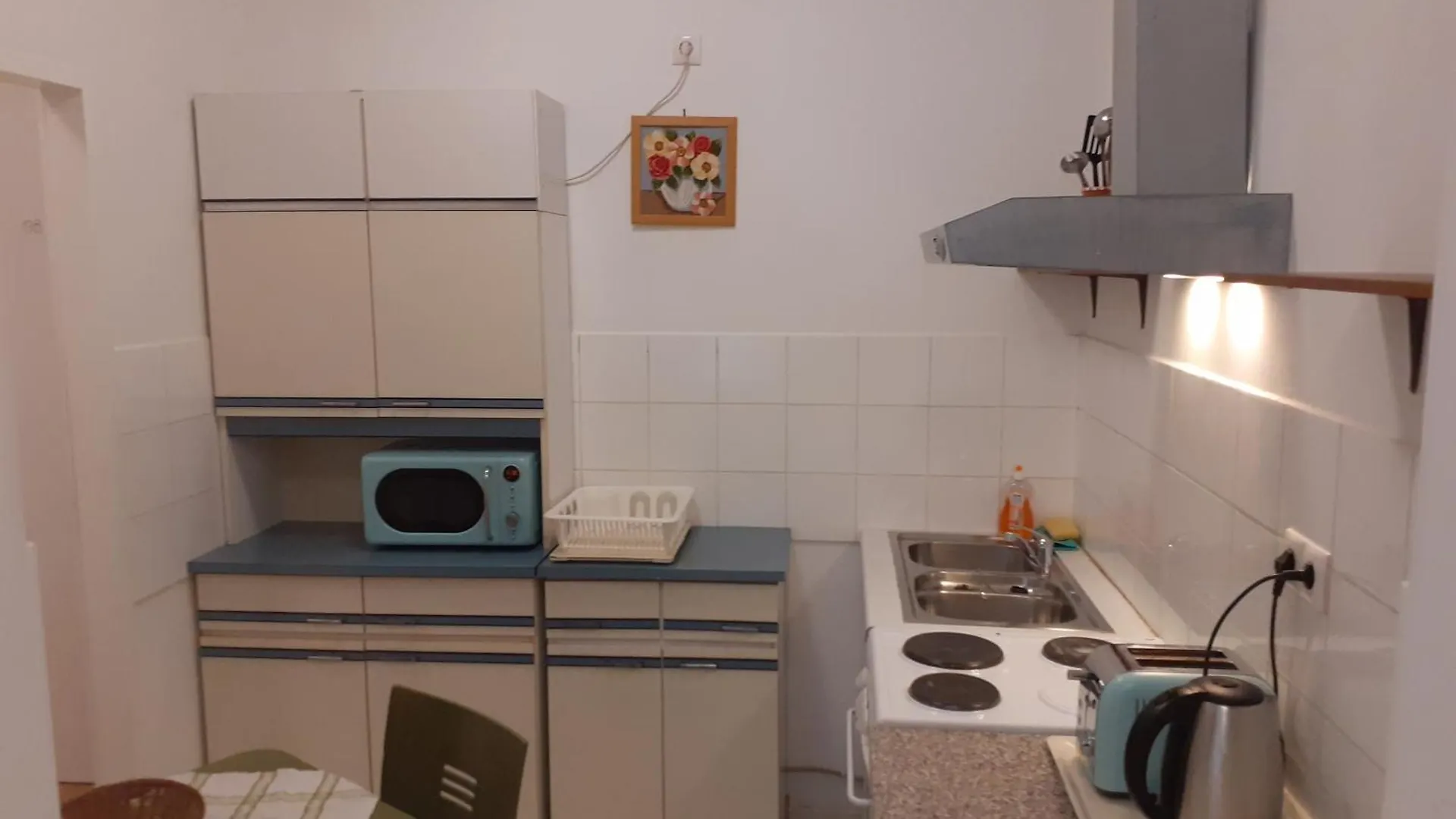 וינה Happyhostel