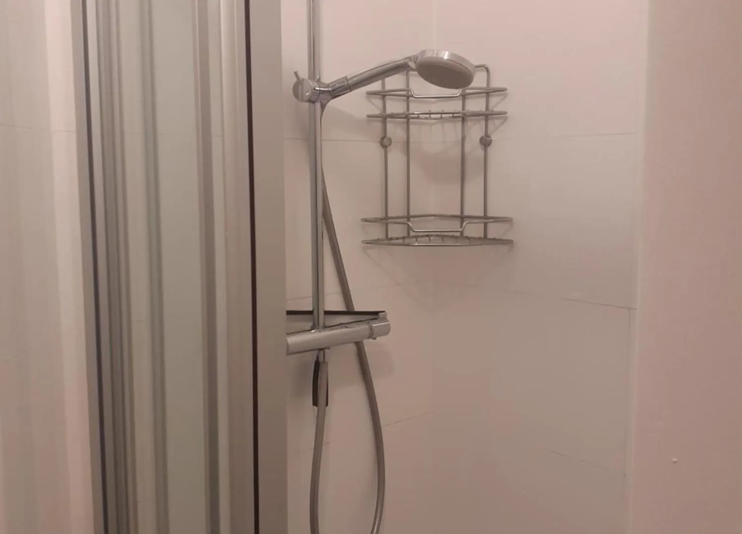 וינה Happyhostel בית הארחה