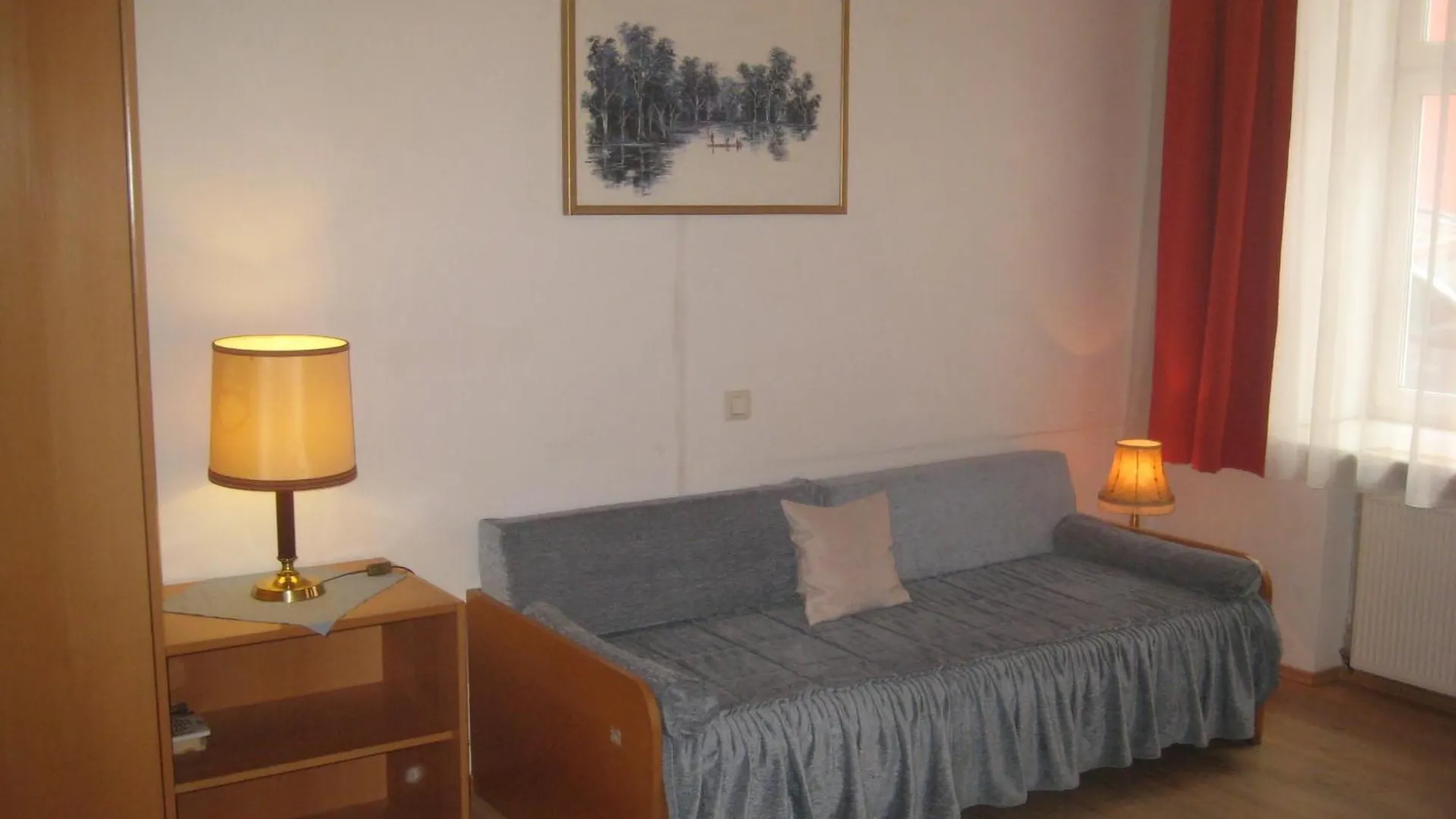 וינה Happyhostel