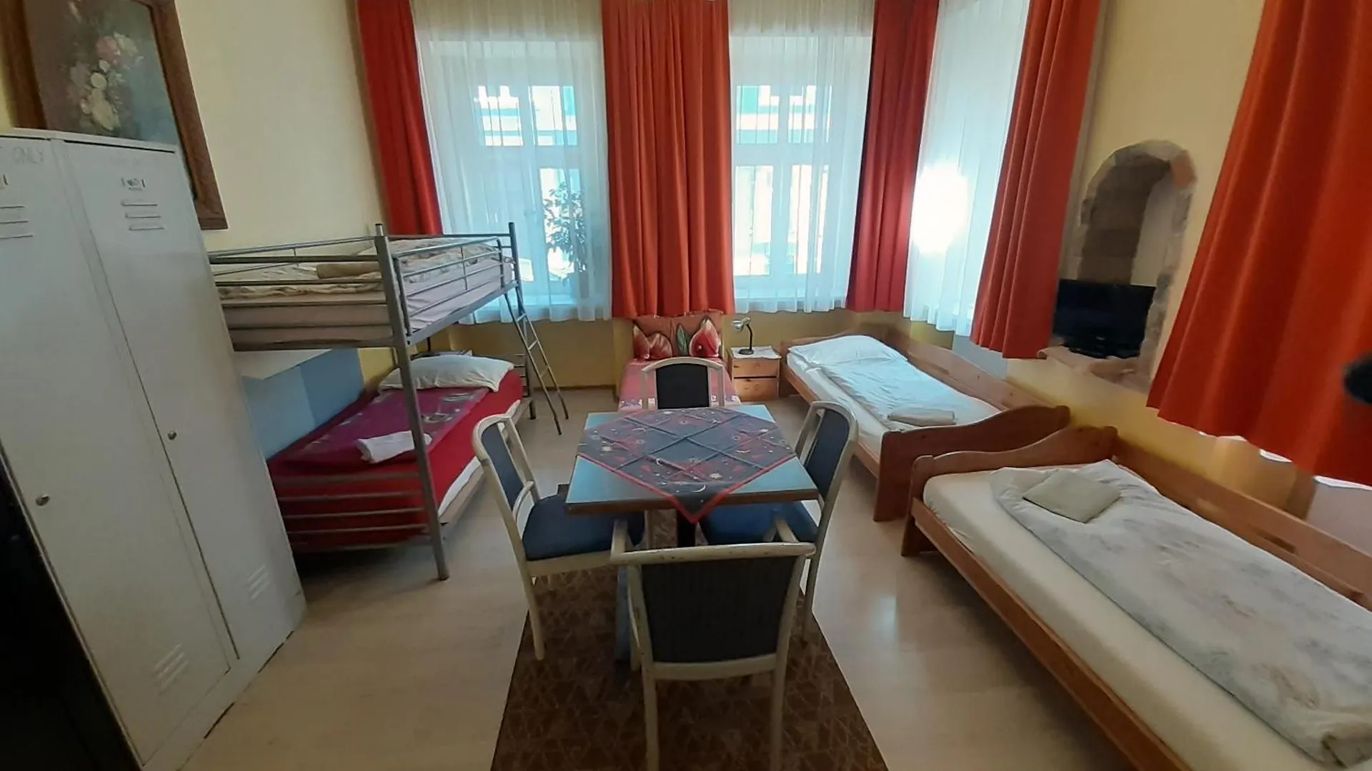 בית הארחה וינה Happyhostel
